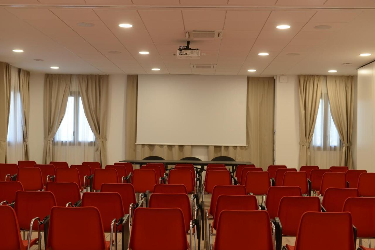 L'Insolito Posto Sabbioncello Bagian luar foto